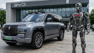 من السيارات إلى الروبوتات.. BYD تدخل سباق الروبوتات البشرية