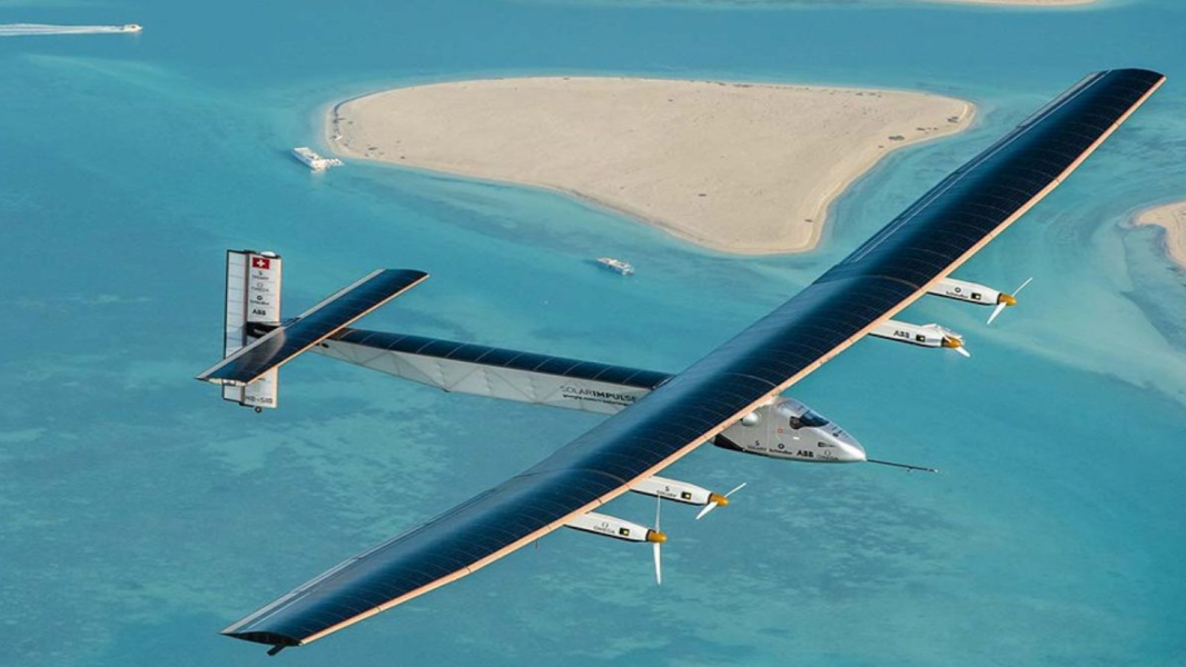 البحرية الأمريكية تطور طائرة شمسية تعمل كبرج 5G متنقل