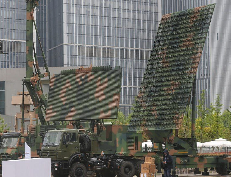 نظام الرادار الصيني YLC-8B المثبت على مركبة متحركة